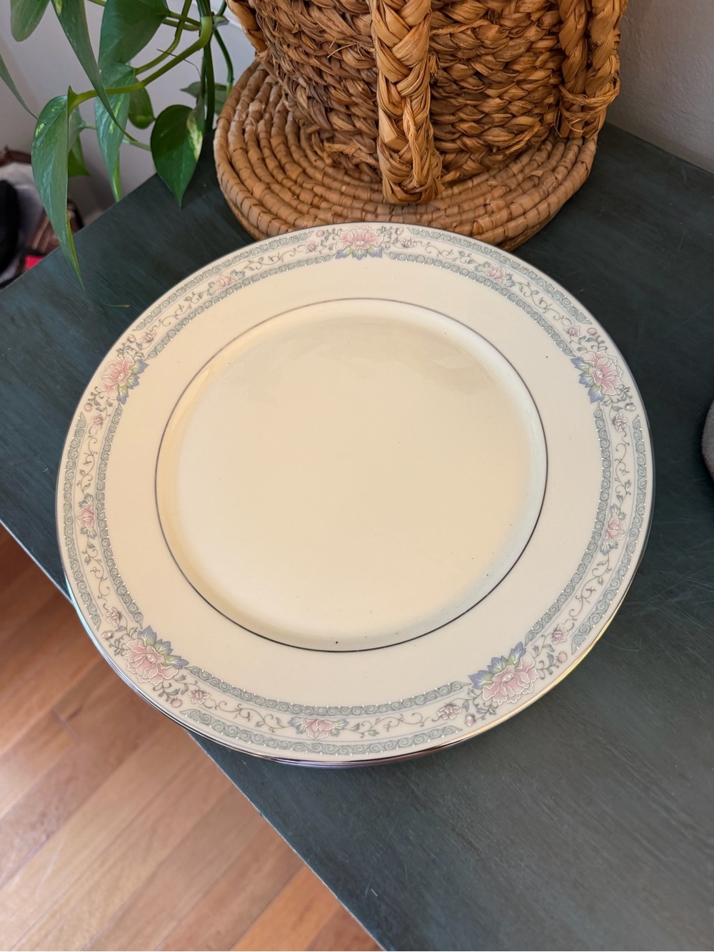 Lenox Charleston Cosmopolitan Collection Dinner Plate Pink Floral Fine China USA